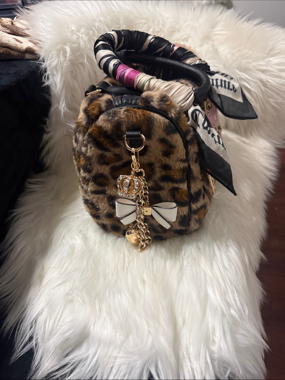 Viral Juicy Couture Leopard Faux Fur Satchel purse, charms and scarf included - Picture 2 of 6
